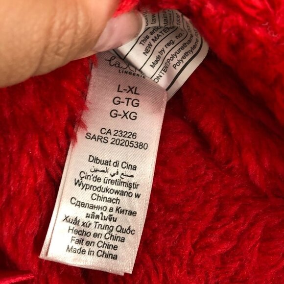 La Senza Red Snowflake Pattern Fuzzy Short Indoor Winter Christmas Slippers L/XL - Picture 5 of 13